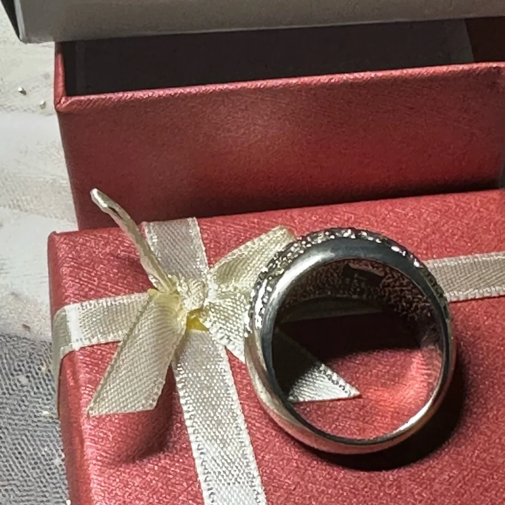 Avon Vintage Day to Night Silver tone Rhinestone Dome Ring - Picture 15 of 16